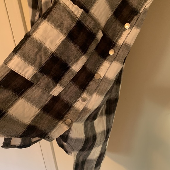 Comfy long sleeve button up blouse tunic w/ pockets - Picture 4 of 6